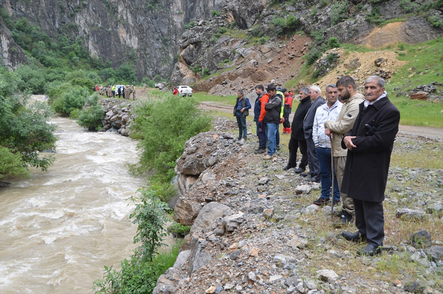 Hakkari'de ekipler derede kaybolan Neçir için seferber - Resim: 0
