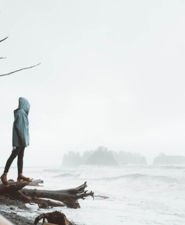 Bozcaada-Aciklarinda-Firtina-Alarmi-KAFKAMETLER-Karaya-Oturdu-featured