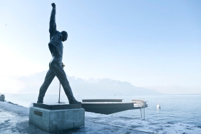 Freddie-Mercury8217nin-Gizli-Kizinin-Olumu-ve-Unlu-Babalarin-Sirlari-featured