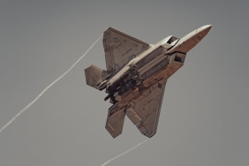 Uydu-Goruntuleri-Onayladi-ABD8217nin-F-22-Hayaletleri-Israil8217de-featured