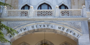 Basin-Sustugunda-Sanat-Konusabilir-Mi-Pera-Muzesi8217nden-Cevap-featured